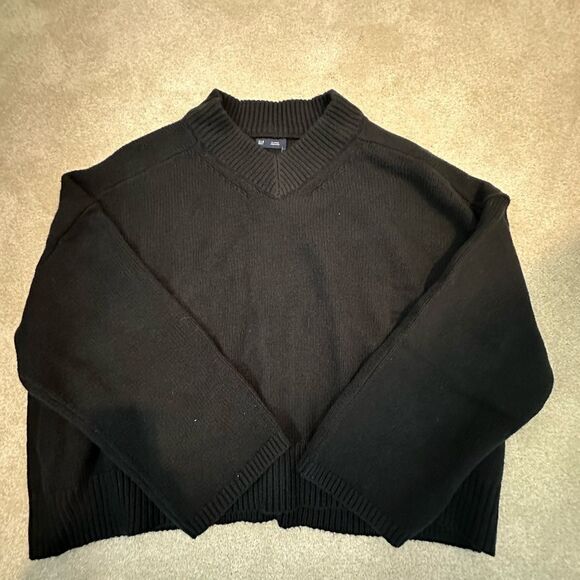GAP Black V-Neck Sweater Relaxed Fit - Picture 1 of 2
